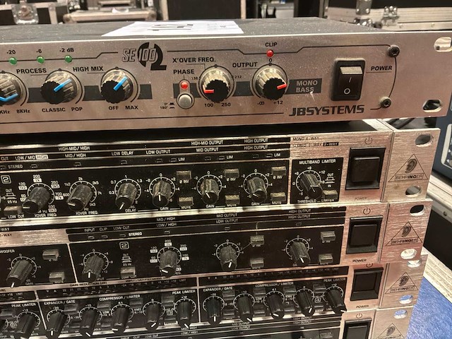 Diverse audio apparatuur - afbeelding 6 van  10