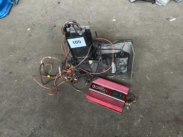 Diverse audioversterkers (4x) - afbeelding 1 van  6