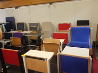 Diverse auditoriumstoelen - afbeelding 1 van  8