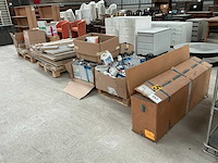 Diverse auto garage toebehoren - afbeelding 1 van  10