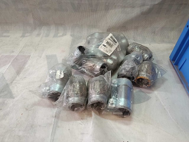 Diverse auto-onderdelen/uitlaatmoffen waaronder clamps en workers (19x) - afbeelding 1 van  3