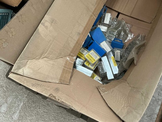 Diverse auto toebehoren - afbeelding 9 van  15