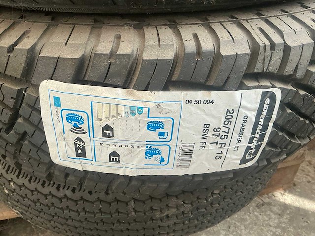 Diverse autobanden op stalen velg (9x) - afbeelding 4 van  12