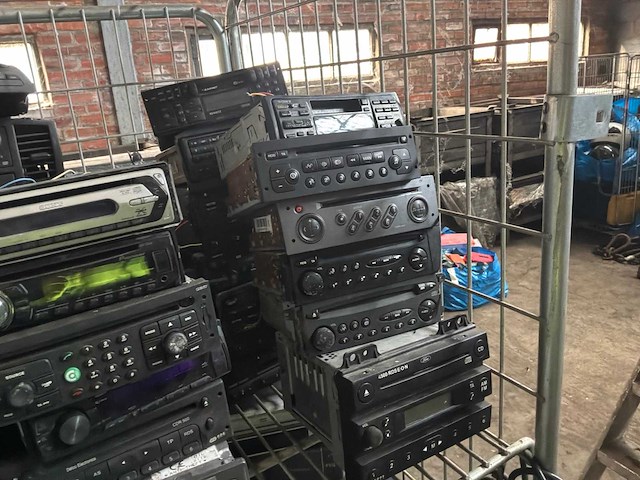 Diverse autoradio’s en cd laders (80x) - afbeelding 5 van  12