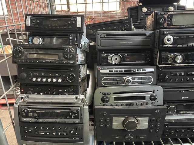 Diverse autoradio’s en cd laders (80x) - afbeelding 7 van  12