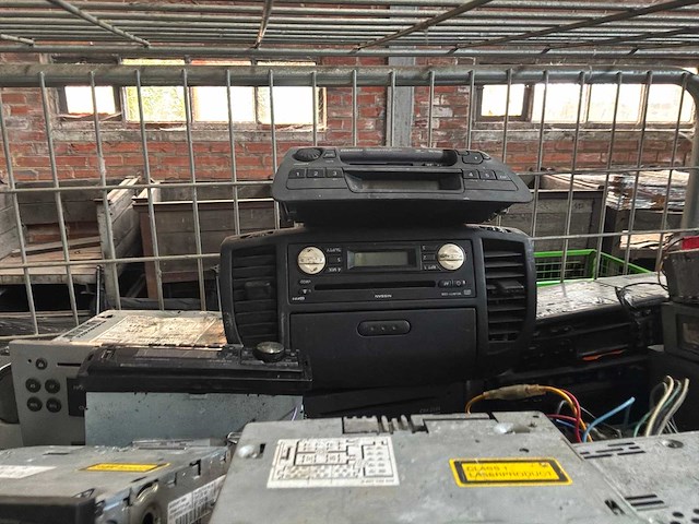 Diverse autoradio’s en cd laders (80x) - afbeelding 8 van  12