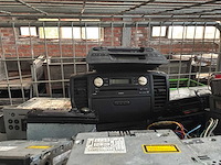 Diverse autoradio’s en cd laders (80x) - afbeelding 8 van  12