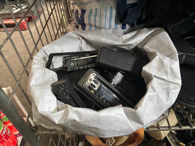 Diverse autoradio’s en cd laders (80x) - afbeelding 9 van  12