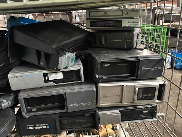 Diverse autoradio’s en cd laders (80x) - afbeelding 10 van  12