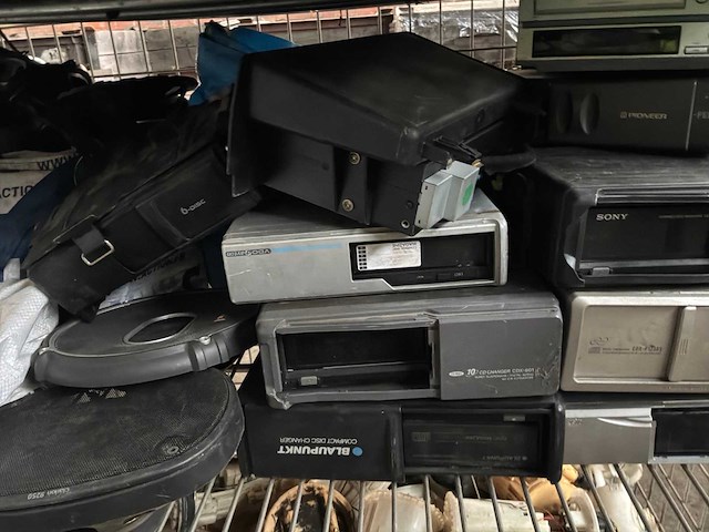 Diverse autoradio’s en cd laders (80x) - afbeelding 11 van  12