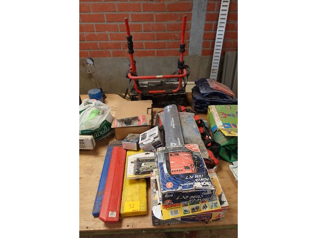 Diverse autotoebehoren - afbeelding 1 van  6