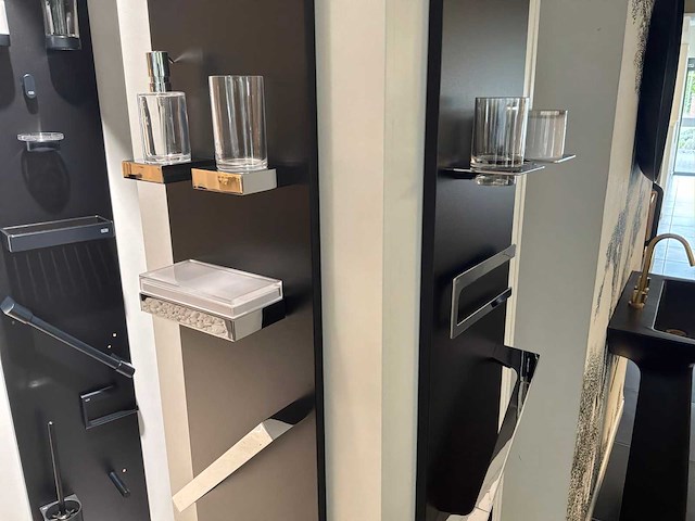 Diverse badkamer accessoires (29x) - afbeelding 1 van  17