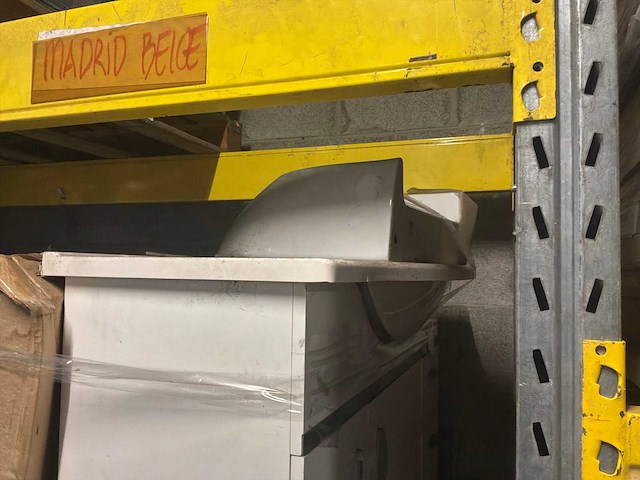 Diverse badkamermeubels - afbeelding 3 van  9