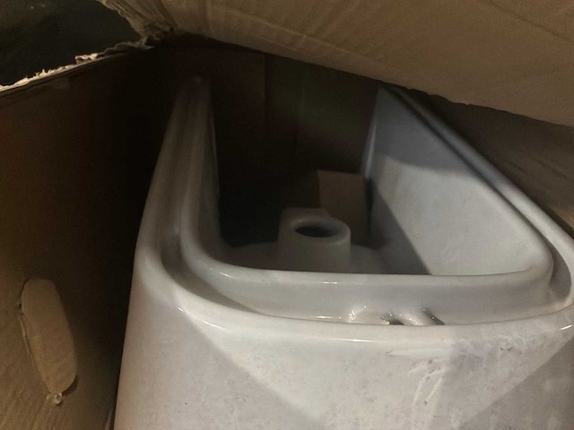 Diverse badkamermeubels - afbeelding 7 van  9