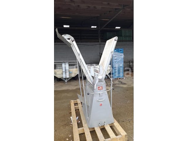 Diverse bakkerijtoestellen - afbeelding 1 van  8