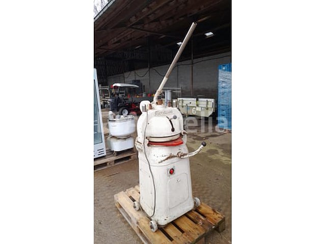 Diverse bakkerijtoestellen - afbeelding 3 van  8