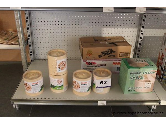 Diverse bamboo steamers - afbeelding 1 van  2