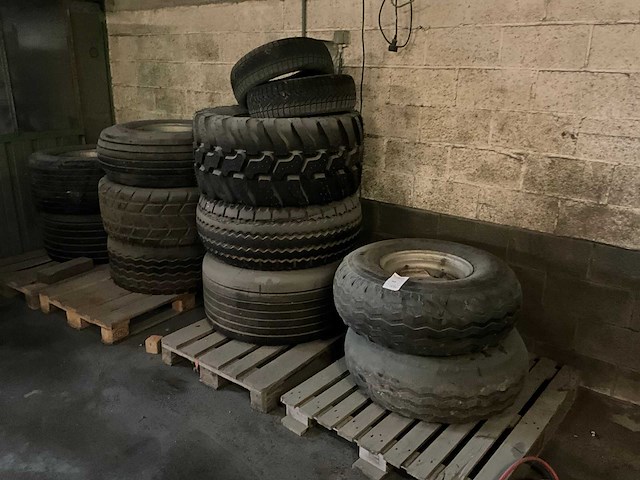 Diverse banden (10x) - afbeelding 1 van  10