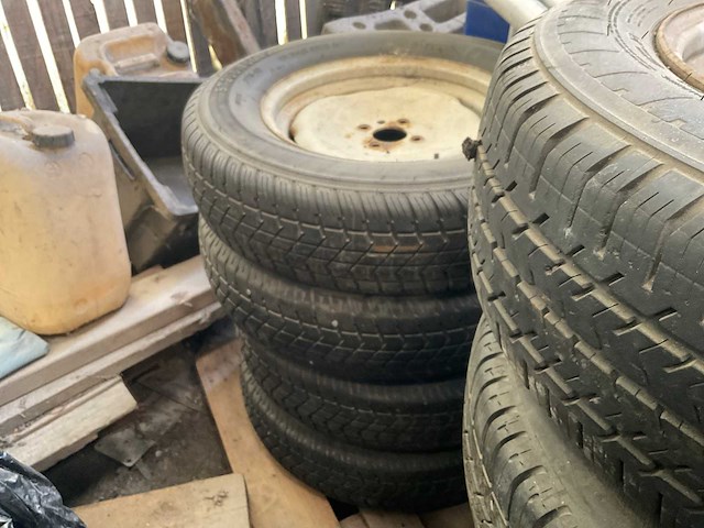 Diverse banden op velg (9x) - afbeelding 5 van  5