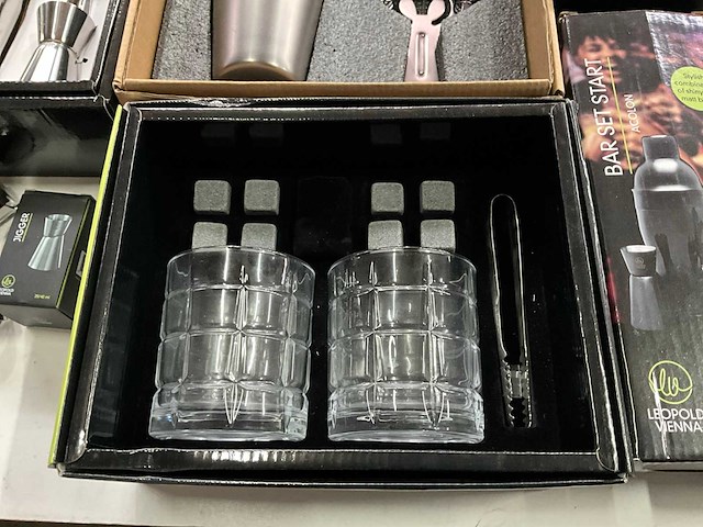 Diverse bar/cocktail shake sets van o.a. leopold vienna - afbeelding 9 van  11