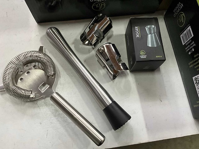 Diverse bar/cocktail shake sets van o.a. leopold vienna - afbeelding 11 van  11