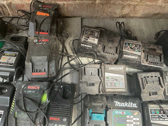 Diverse batterijladers (19x) - afbeelding 4 van  7