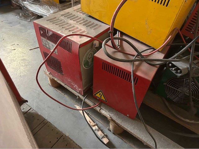 Diverse batterijladers (9x) - afbeelding 15 van  24