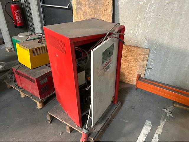 Diverse batterijladers (9x) - afbeelding 3 van  24