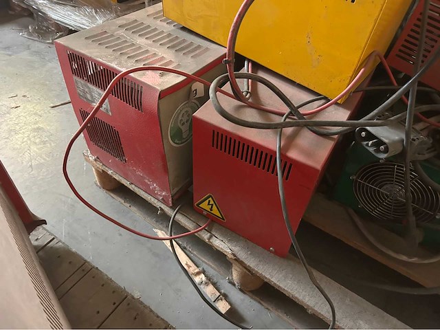 Diverse batterijladers (9x) - afbeelding 19 van  24