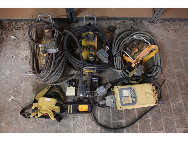 Diverse bedieningen torenkraan - afbeelding 1 van  6