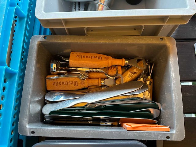 Diverse benodigdheden toog en tafel - afbeelding 4 van  12