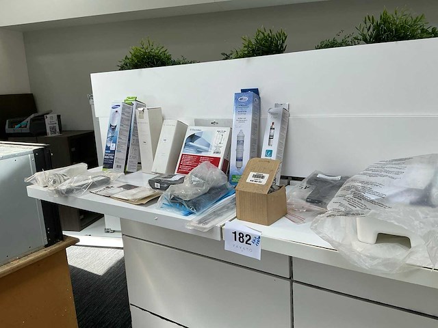 Diverse benodigdheden voor keukenapparatuur - afbeelding 1 van  6