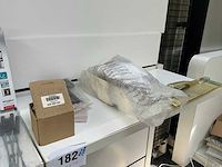 Diverse benodigdheden voor keukenapparatuur - afbeelding 5 van  6