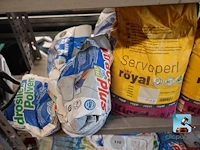 Diverse benodigdheden voor tegelzetters - afbeelding 2 van  24