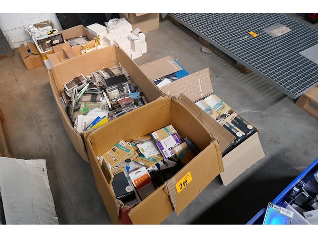 Diverse beschermhoezen en tabletcases - afbeelding 1 van  5