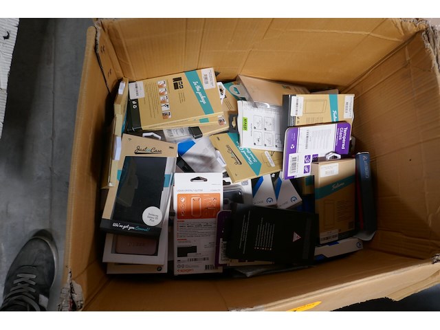 Diverse beschermhoezen en tabletcases - afbeelding 2 van  5