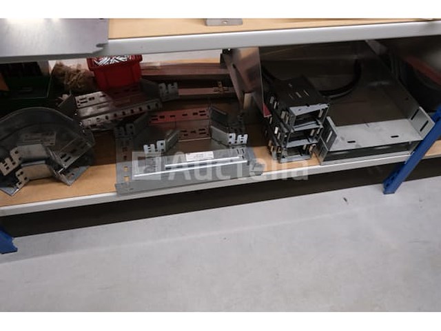 Diverse beslagen en bevestigingsmiddelen - afbeelding 5 van  31