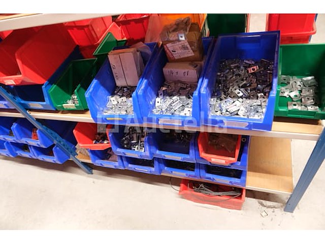 Diverse beslagen en bevestigingsmiddelen - afbeelding 8 van  31