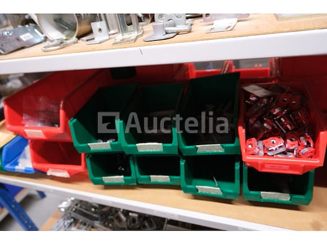 Diverse beslagen en bevestigingsmiddelen - afbeelding 15 van  31