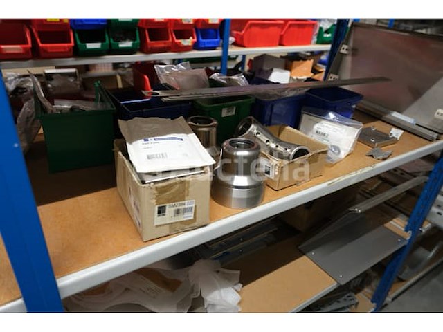 Diverse beslagen en bevestigingsmiddelen - afbeelding 17 van  31