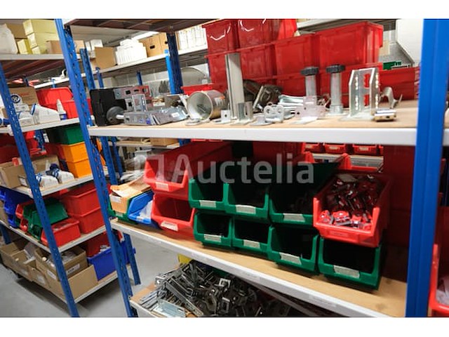 Diverse beslagen en bevestigingsmiddelen - afbeelding 18 van  31