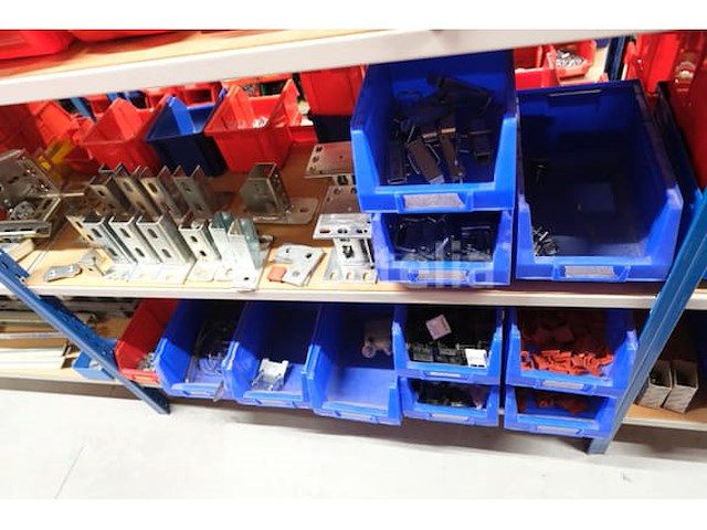 Diverse beslagen en bevestigingsmiddelen - afbeelding 19 van  31