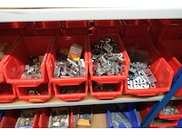 Diverse beslagen en bevestigingsmiddelen - afbeelding 24 van  31