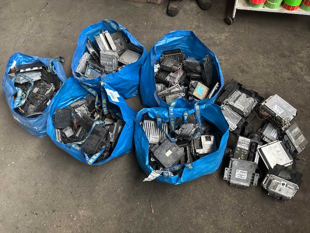 Diverse besturingseenheid - afbeelding 1 van  8