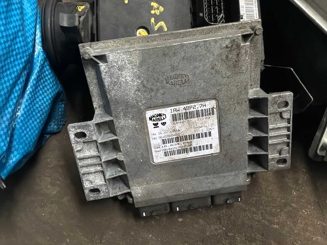 Diverse besturingseenheid - afbeelding 2 van  8