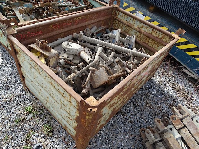 Diverse betonapparatuur - afbeelding 1 van  3