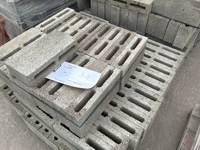 Diverse betonblokken - afbeelding 2 van  4
