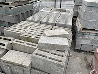 Diverse betonblokken - afbeelding 3 van  4