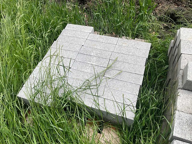 Diverse betonnen bouwstenen (250x) - afbeelding 4 van  6