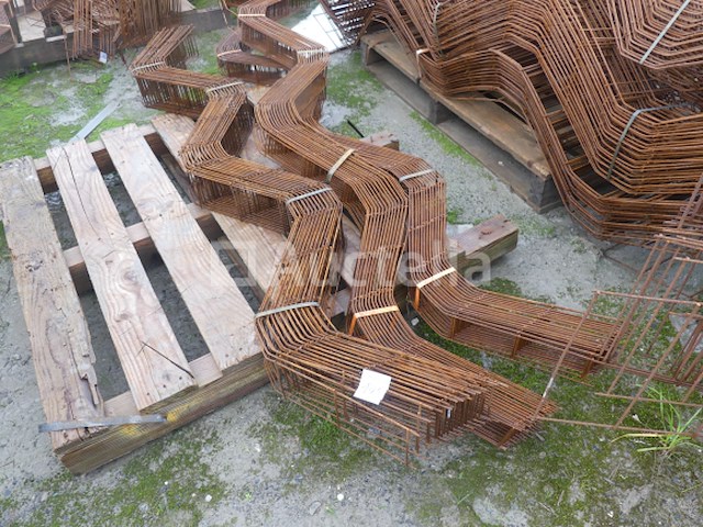 Diverse betonverspreiders - afbeelding 3 van  8